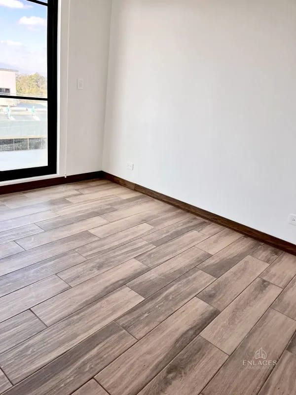 Zona 15 • Apartamento en Renta • Edificio Privé • 3 habitaciones • 2 baños • 3 parqueos — Apartamento en Alquiler en Zona 15, Guatemala, Ciudad — foto 16 de 17