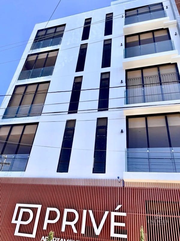 Zona 15 • Apartamento en Renta • Edificio Privé • 3 habitaciones • 2 baños • 3 parqueos - 12