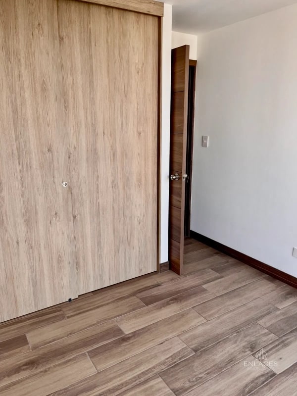 Zona 15 • Apartamento en Renta • Edificio Privé • 3 habitaciones • 2 baños • 3 parqueos - 6