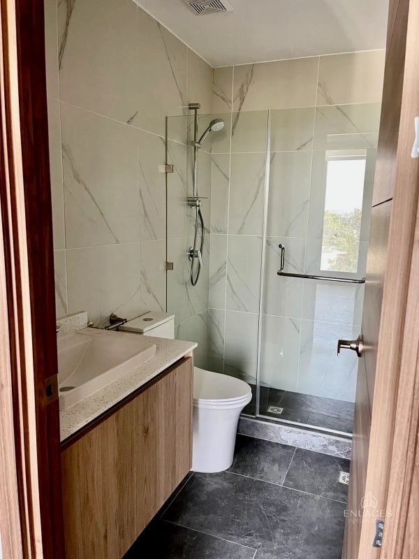 Zona 15 • Apartamento en Renta • Edificio Privé • 3 habitaciones • 2 baños • 3 parqueos - 5