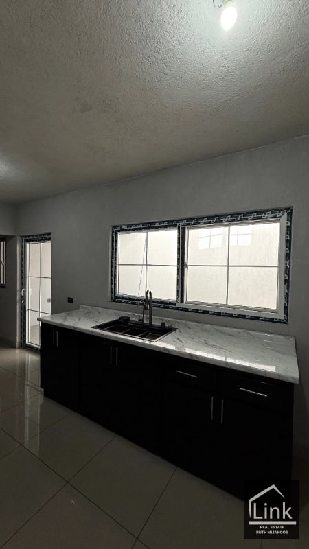 Venta de Casa SAN CRISTOBAL SECTOR B5 - 8