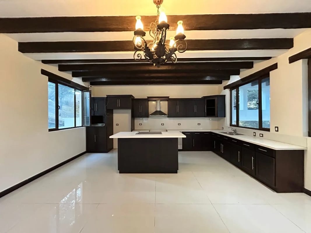 Casa en venta sobre la Interamericana Km. 33.8 (2 manzanas) — Casa en Venta en Santiago Sacatepéquez, Sacatepéquez — foto 11 de 14