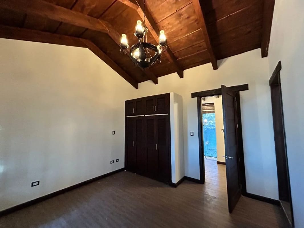 Casa en venta sobre la Interamericana Km. 33.8 (2 manzanas) — Casa en Venta en Santiago Sacatepéquez, Sacatepéquez — foto 9 de 14