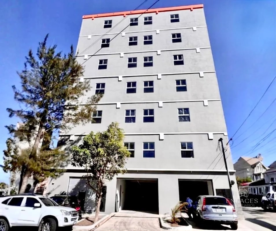 Zona 1 • Bodega en Renta • Edificio en Avenida Elena • 320 M² - 5