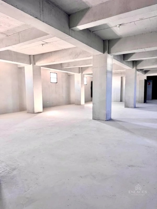 Zona 1 • Bodega en Renta • Edificio en Avenida Elena • 320 M² - 4
