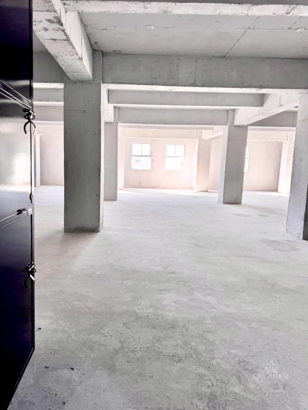 Zona 1 • Bodega en Renta • Edificio en Avenida Elena • 320 M² - 1