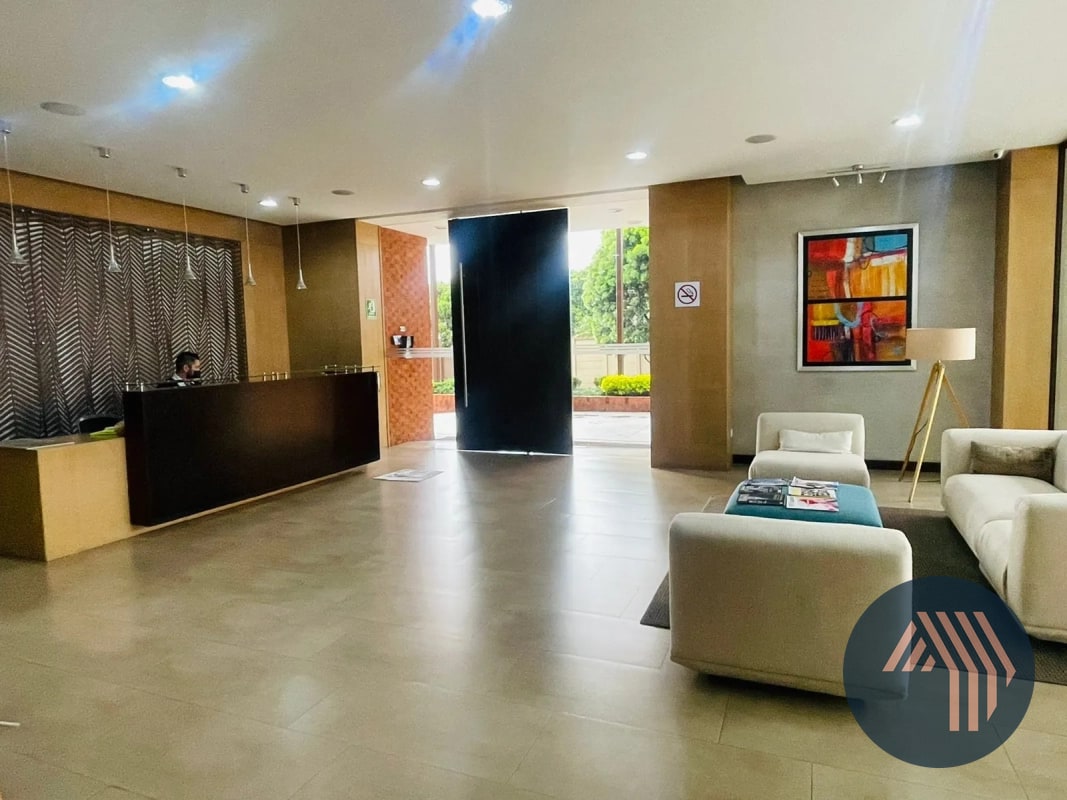 VENTA DE AMPLIO APARTAMENTO DE 2 NIVELES - VEINTI4, ZONA 10 - 6