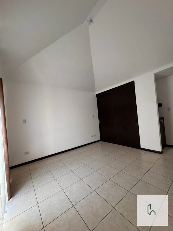 VENTA DE AMPLIA CASA EN VISTAS DE SAN ISIDRO Z.16 - 9