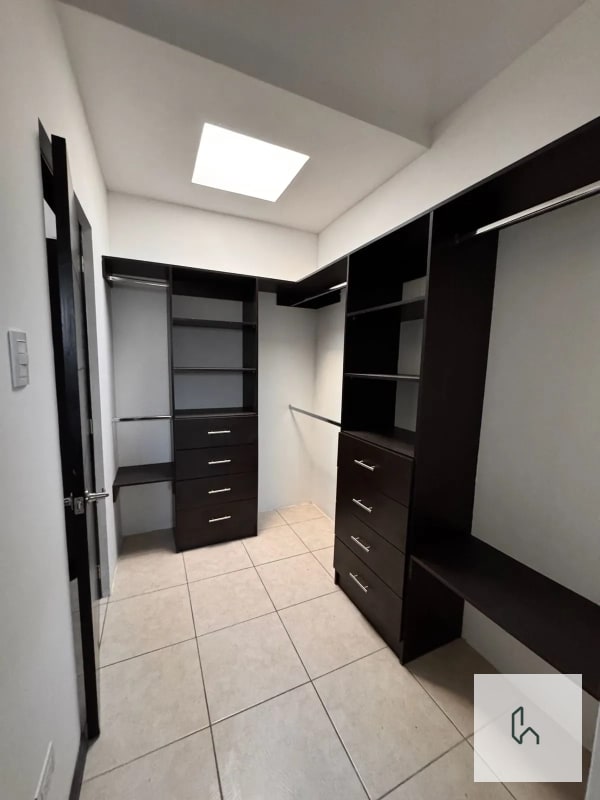 VENTA DE AMPLIA CASA EN VISTAS DE SAN ISIDRO Z.16 - 8