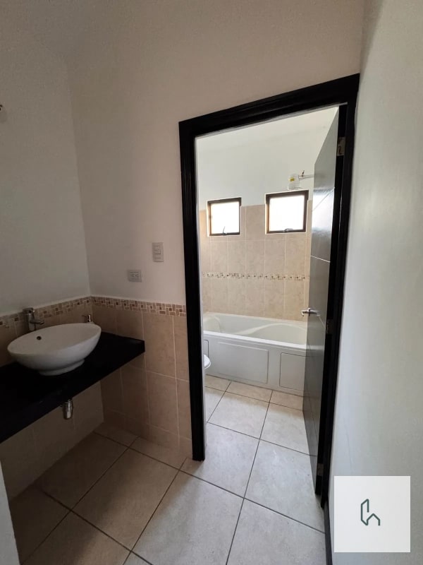 VENTA DE AMPLIA CASA EN VISTAS DE SAN ISIDRO Z.16 - 7