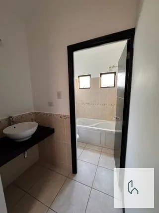 VENTA DE AMPLIA CASA EN VISTAS DE SAN ISIDRO Z.16 — Casa en Venta en Vistas de San Isidro, Zona 16, Guatemala, Ciudad — miniatura 8 de 11