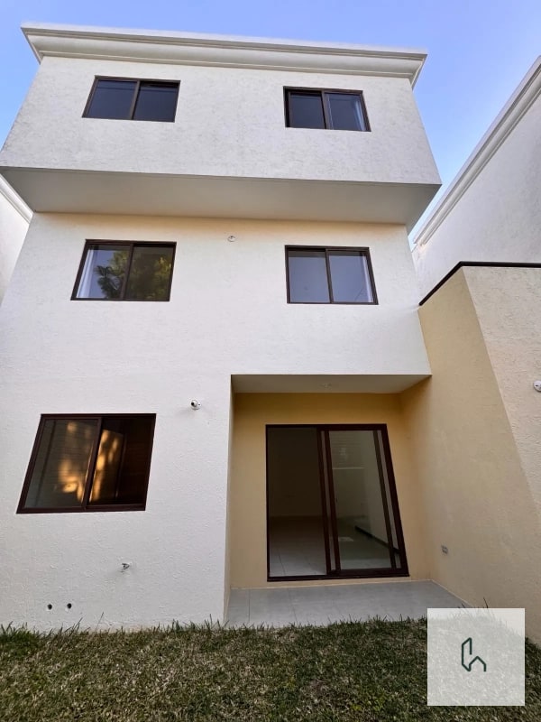 VENTA DE AMPLIA CASA EN VISTAS DE SAN ISIDRO Z.16 - 4