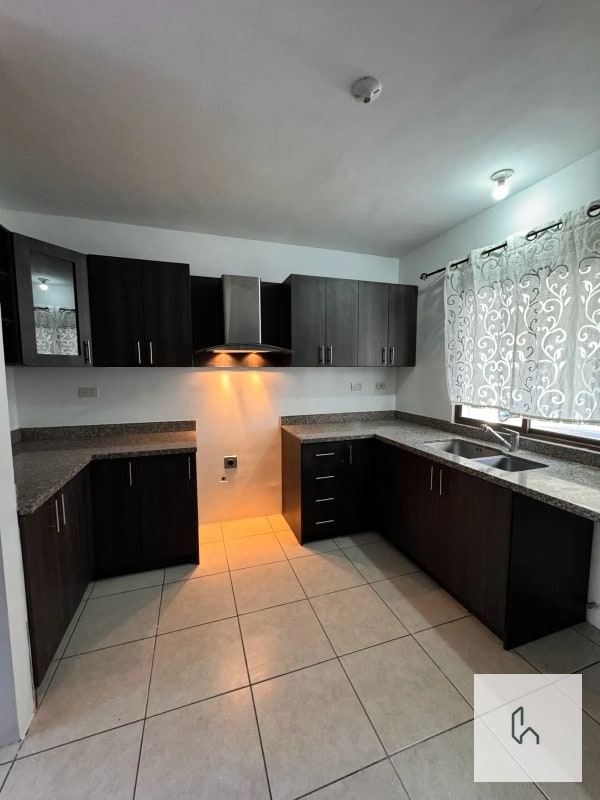 VENTA DE AMPLIA CASA EN VISTAS DE SAN ISIDRO Z.16 - 1
