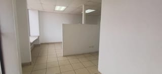 OFICINA EN RENTA - ZONA 9 — Oficina en Alquiler en Zona 9, Guatemala, Ciudad — miniatura 4 de 7