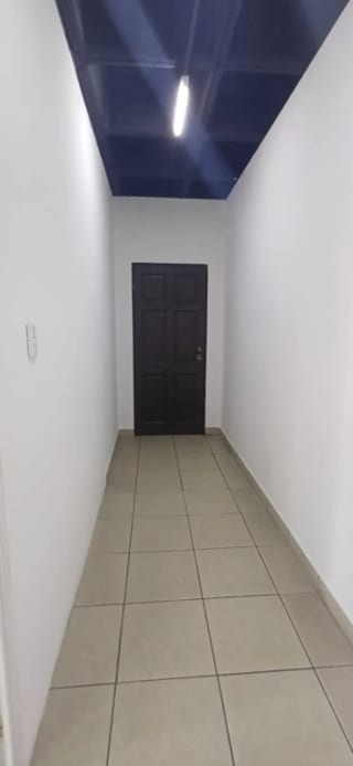 OFICINA EN RENTA EN ZONA 9 — Oficina en Alquiler en Zona 9, Guatemala, Ciudad — miniatura 9 de 12