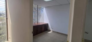 SE RENTA OFICINA EN ZONA 9 — Oficina en Alquiler en Zona 9, Guatemala, Ciudad — miniatura 3 de 6