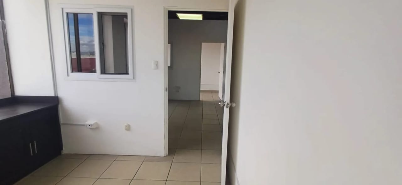 SE RENTA OFICINA EN ZONA 9 — Oficina en Alquiler en Zona 9, Guatemala, Ciudad — foto 2 de 6