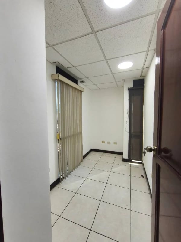 OFICINA PREMIUM EN RENTA - EDIFICIO ZONA 10 — Oficina en Alquiler en Zona 10, Guatemala, Ciudad — foto 14 de 14