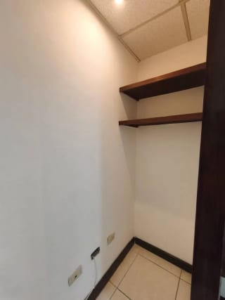 OFICINA PREMIUM EN RENTA - EDIFICIO ZONA 10 — Oficina en Alquiler en Zona 10, Guatemala, Ciudad — miniatura 3 de 14