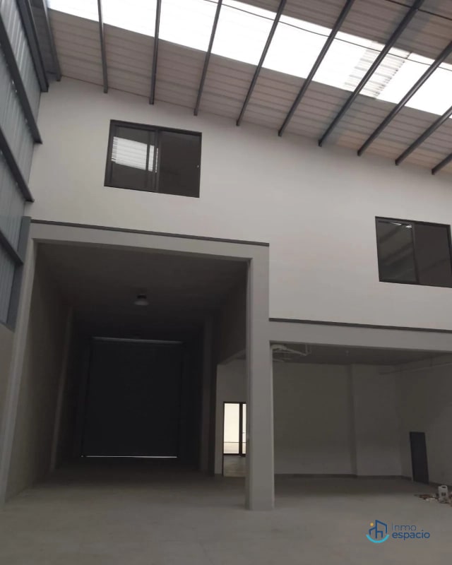 Ofibodega en renta, finalizada Calzada Roosvelt - 8