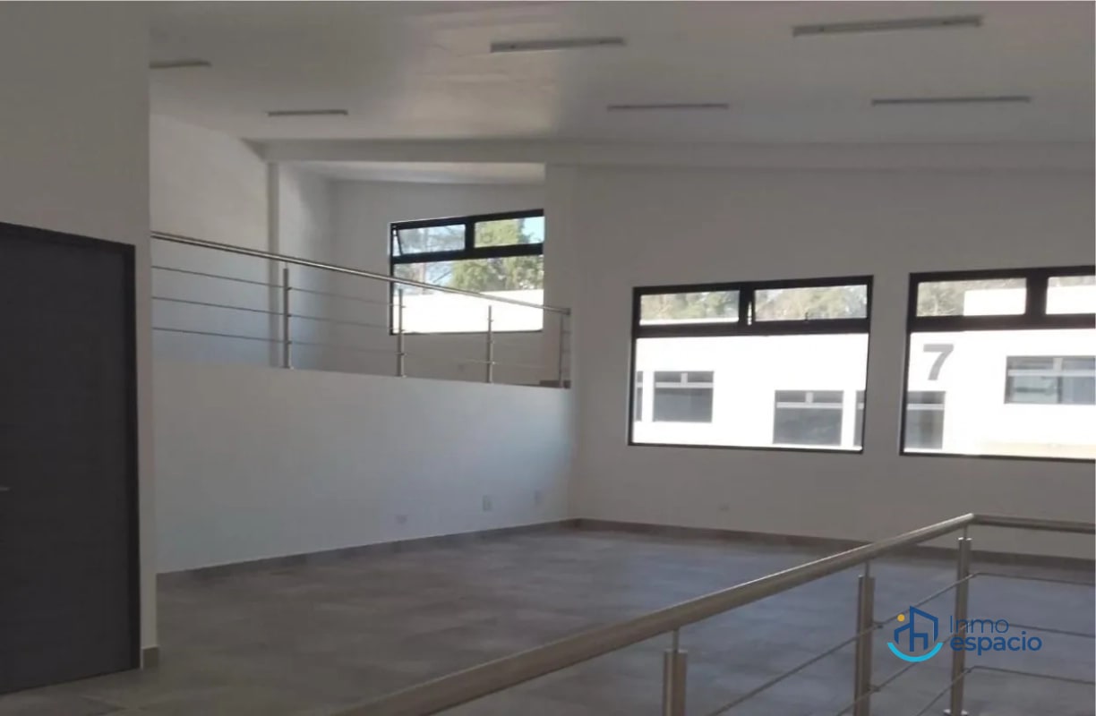 Ofibodega en renta, finalizada Calzada Roosvelt - 2
