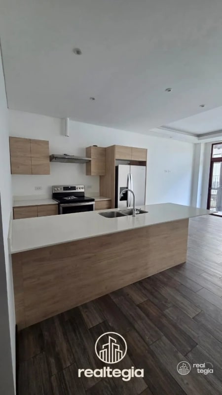 APARTAMENTO LIRIOS DE  CAYALÁ ZONA 16 - 16