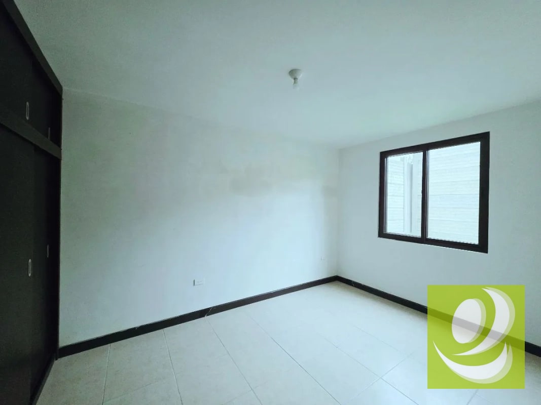 VENDO CASA NUEVA CERCA DE ZONA 16 CERCA CRISTO REY - 4