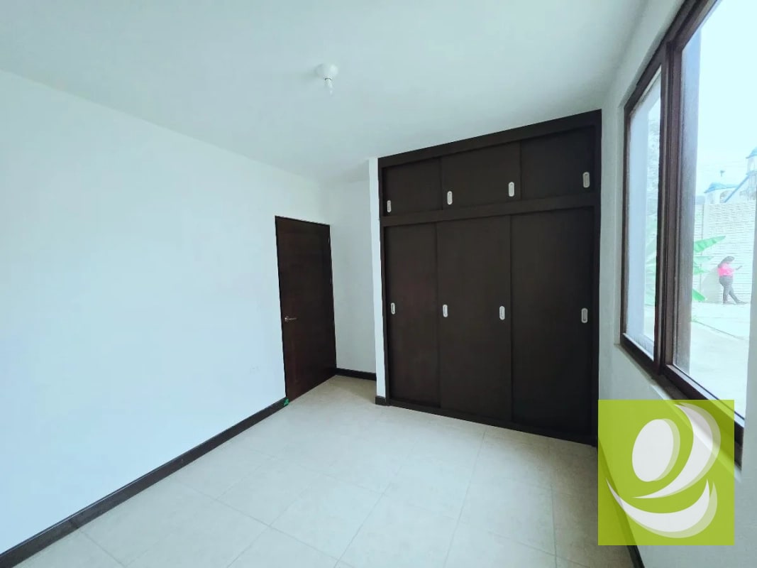 VENDO CASA NUEVA CERCA DE ZONA 16 CERCA CRISTO REY - 2