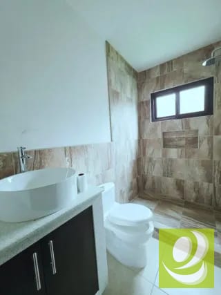 VENDO CASA NUEVA CERCA DE ZONA 16 CERCA CRISTO REY — Casa en Venta en Zona 16, Guatemala, Ciudad — miniatura 2 de 10
