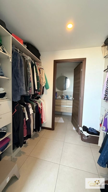 🌟 Venta de Apartamento en Exclusivo Edificio Mira– Zona 10 - 9