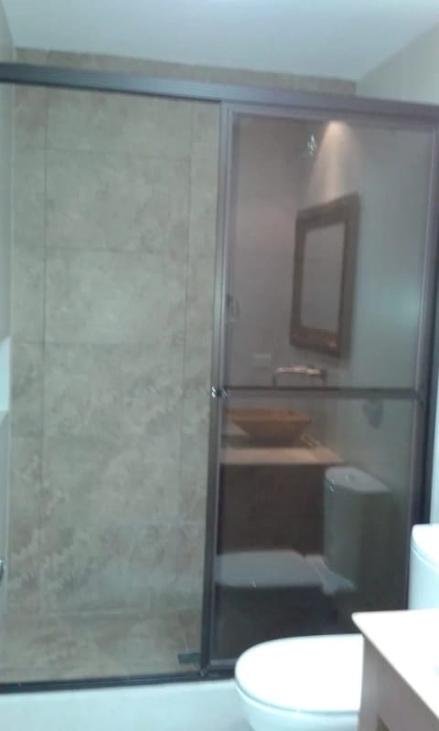 Apto. en Venta en Edificio Zona 10. — Apartamento en Venta en Zona 10, Guatemala, Ciudad — foto 12 de 17