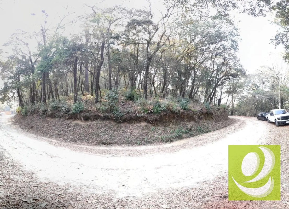 Terreno de Esquina en Venta en El Encinal Zona 7 Mixco - 1