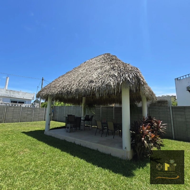 CASA DE PLAYA EN VENTA EN MONTERRICO - 1