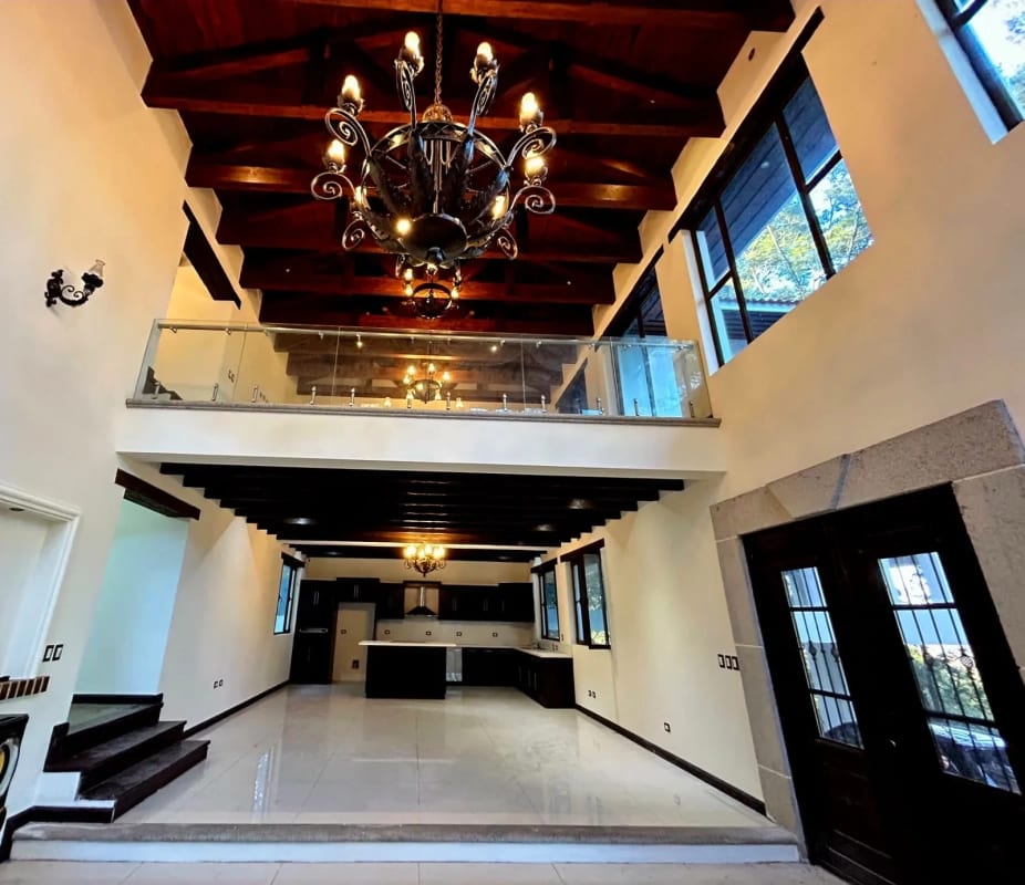 PROPIEDAD EN VENTA SOBRE CARRETERA INTERAMERICANA Km.33.8 — Casa en Venta en Santa Maria Cauqué, Sacatepéquez — foto 12 de 14
