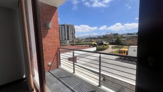 ALQUILER DE APARTAMENTO EN EDIFICIO 20/21, ZONA 16 — Apartamento en Alquiler en San Isidro 20/21, Zona 16, Guatemala, Ciudad — miniatura 9 de 12