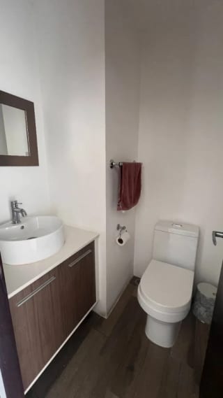 ALQUILER DE APARTAMENTO EN EDIFICIO 20/21, ZONA 16 — Apartamento en Alquiler en San Isidro 20/21, Zona 16, Guatemala, Ciudad — miniatura 5 de 12