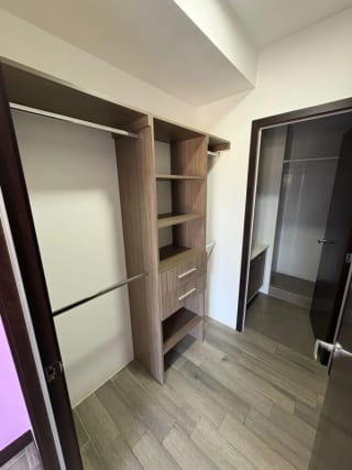 ALQUILER DE APARTAMENTO EN EDIFICIO 20/21, ZONA 16 — Apartamento en Alquiler en San Isidro 20/21, Zona 16, Guatemala, Ciudad — miniatura 3 de 12