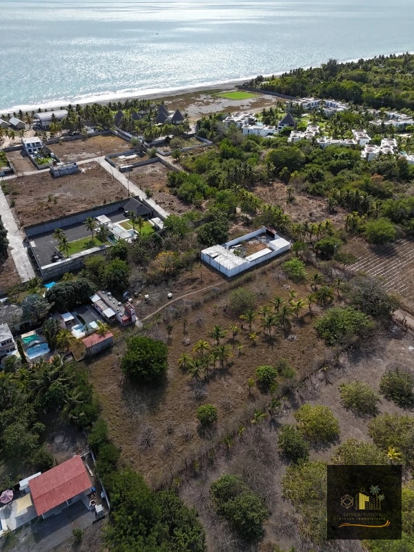 Terreno en Monterrico a 150 Metros del mar - 4