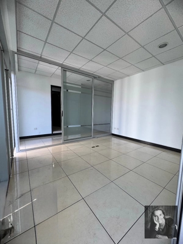 DUBAI CENTER / Oficina en Venta , zona 10 - 14