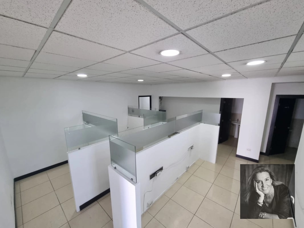 DUBAI CENTER / Oficina en Venta , zona 10 - 13