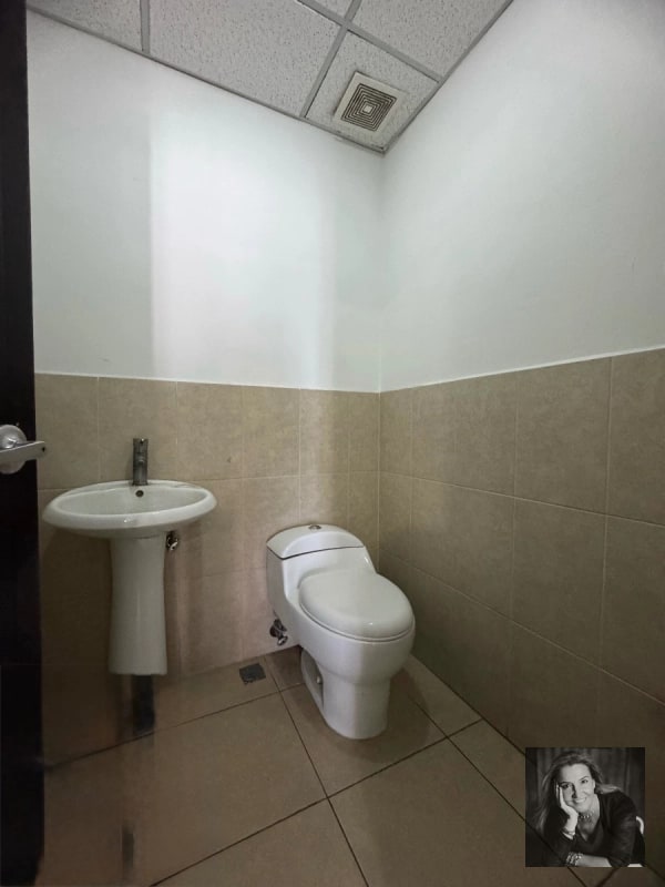 DUBAI CENTER / Oficina en Venta , zona 10 - 9