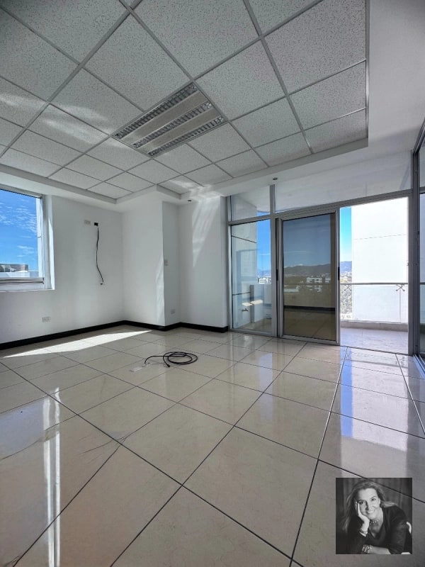 DUBAI CENTER / Oficina en Venta , zona 10 - 2