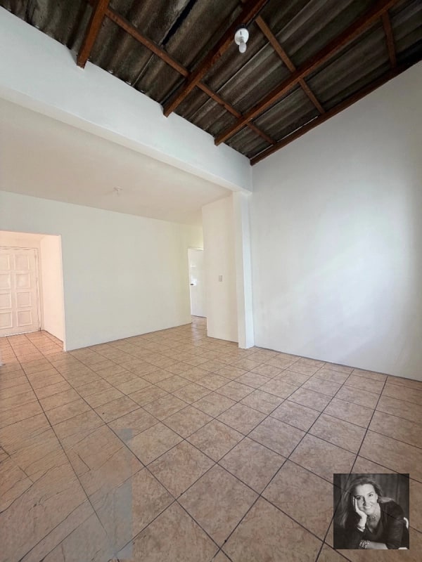 Casa para Oficinas en Renta | Zona 9, Con bodega - 10