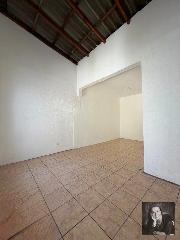 Casa para Oficinas en Renta | Zona 9, Con bodega - 9