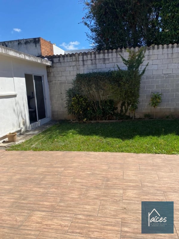 CASA EN VENTA ZONA 15 (D) - 6