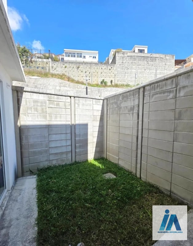 CASA EN VENTAšSecoya de Arrazola, Km 16.5 Fraijanes Una casa diseƱada para ofrecer comodidad con una increĆble terraza con pĆ©rgola ideal para tus reuniones sociales. ā Casa en Venta en Fraijanes, Carretera a El Salvador, Guatemala, Ciudad ā foto 5 de 14
