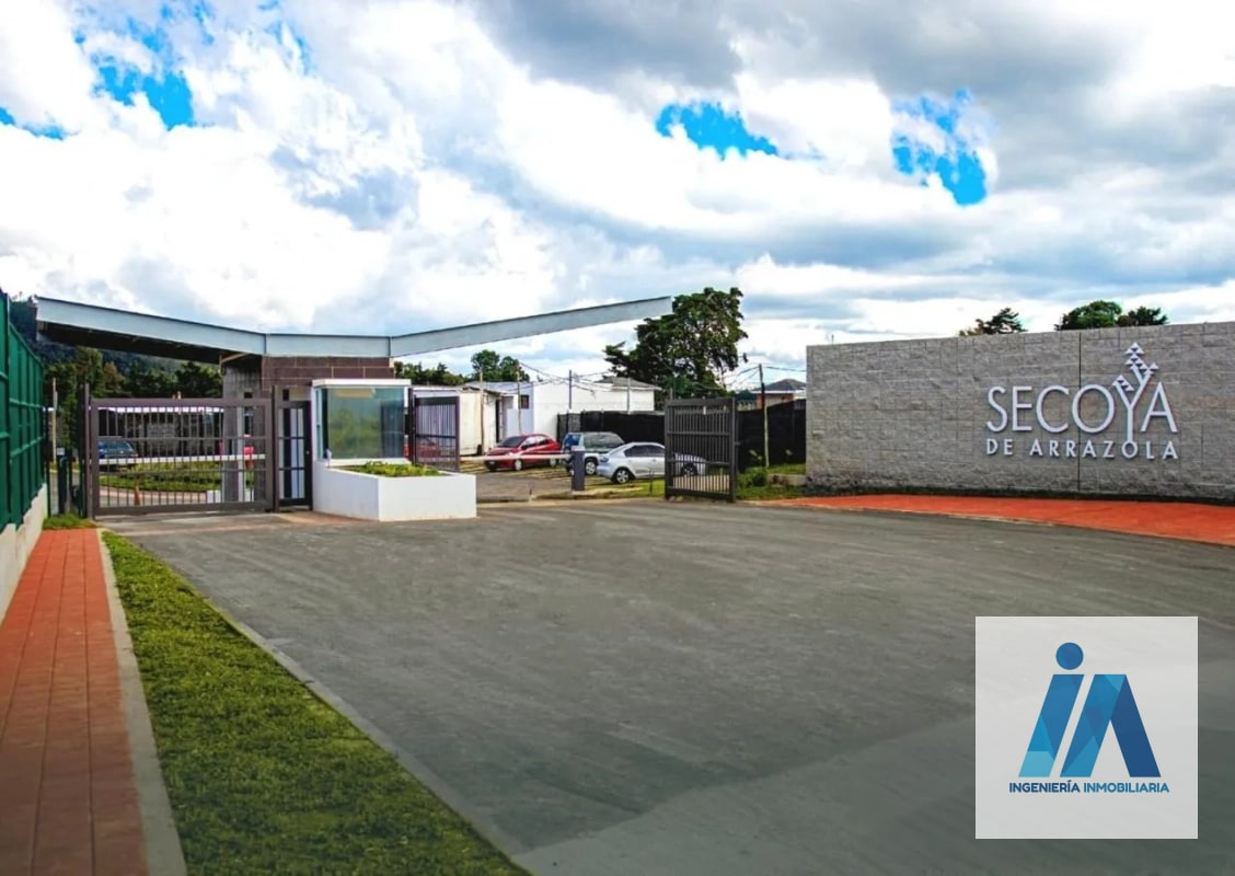 CASA EN VENTA📍Secoya de Arrazola, Km 16.5 Fraijanes Una casa diseñada para ofrecer comodidad con una increíble terraza con pérgola ideal para tus reuniones sociales. — Casa en Venta en Fraijanes, Carretera a El Salvador, Guatemala, Ciudad — foto 3 de 14