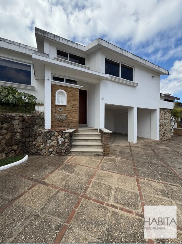 Casa Remodelada en Alquiler zona 16 La Montaña — Casa en Alquiler en Zona 16, Guatemala, Ciudad — foto 1 de 7