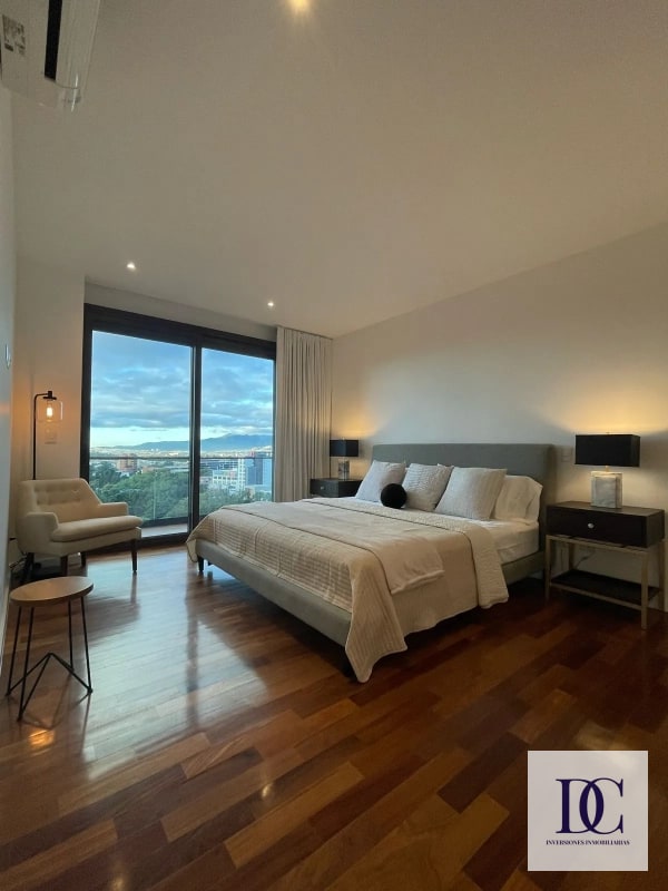 📍 APARTAMENTO AMUEBLADO EN RENTA – EDIFICIO LUCCA | ZONA 10 - 10