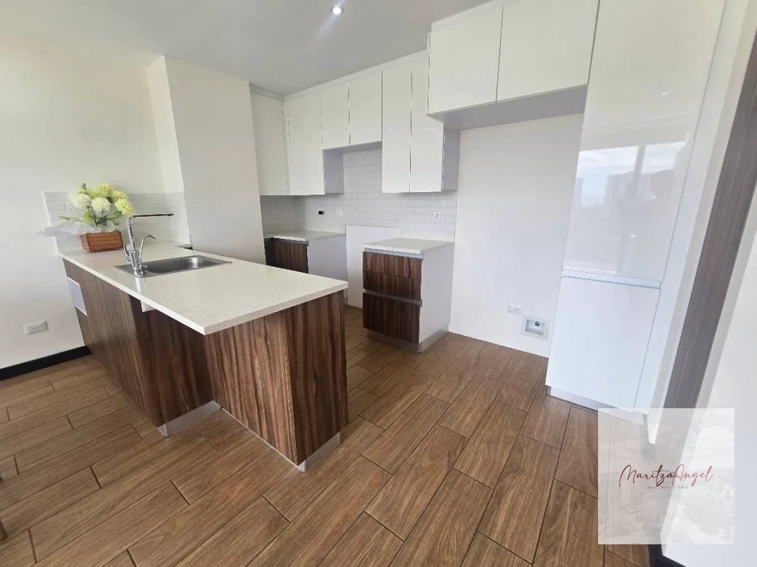 VENTA DE APARTAMENTO EN ZONA 15 TORRE PRAGA - 13